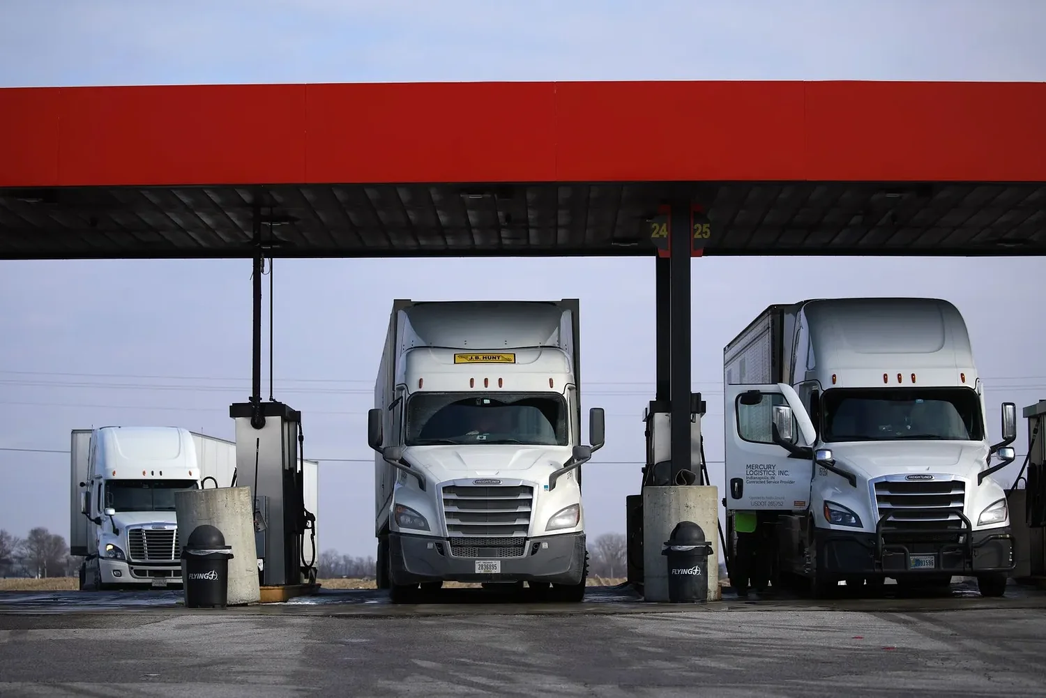 America's truckers are on the brink, with 221 bankruptcies this year