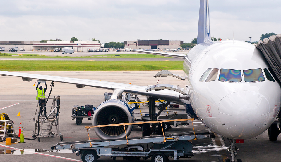 Over 571 flights delayed, 53 canceled amid widespread U.S. travel disruptions