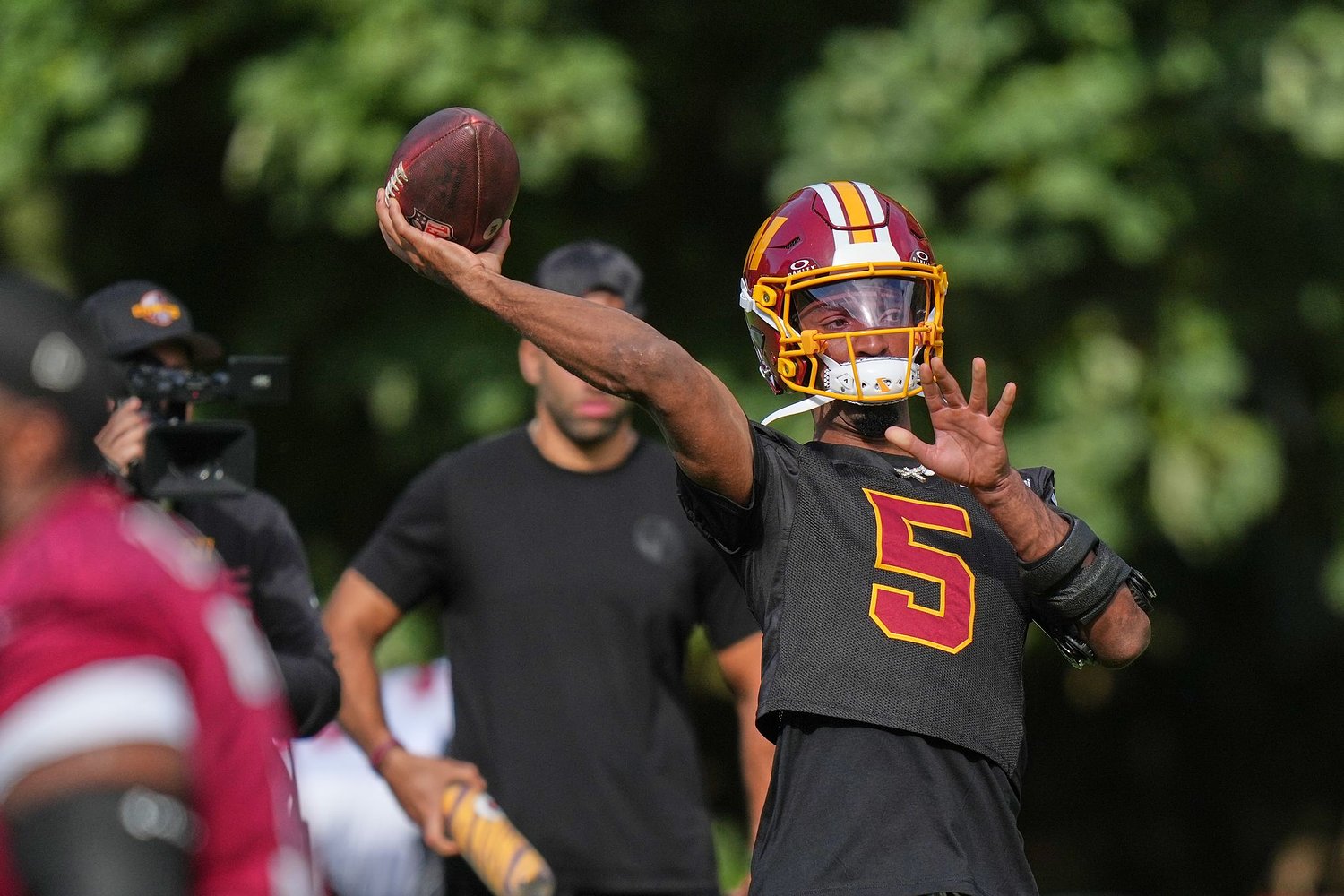 Commanders focusing on ways Jayden Daniels can protect himself as he prepares for return to field