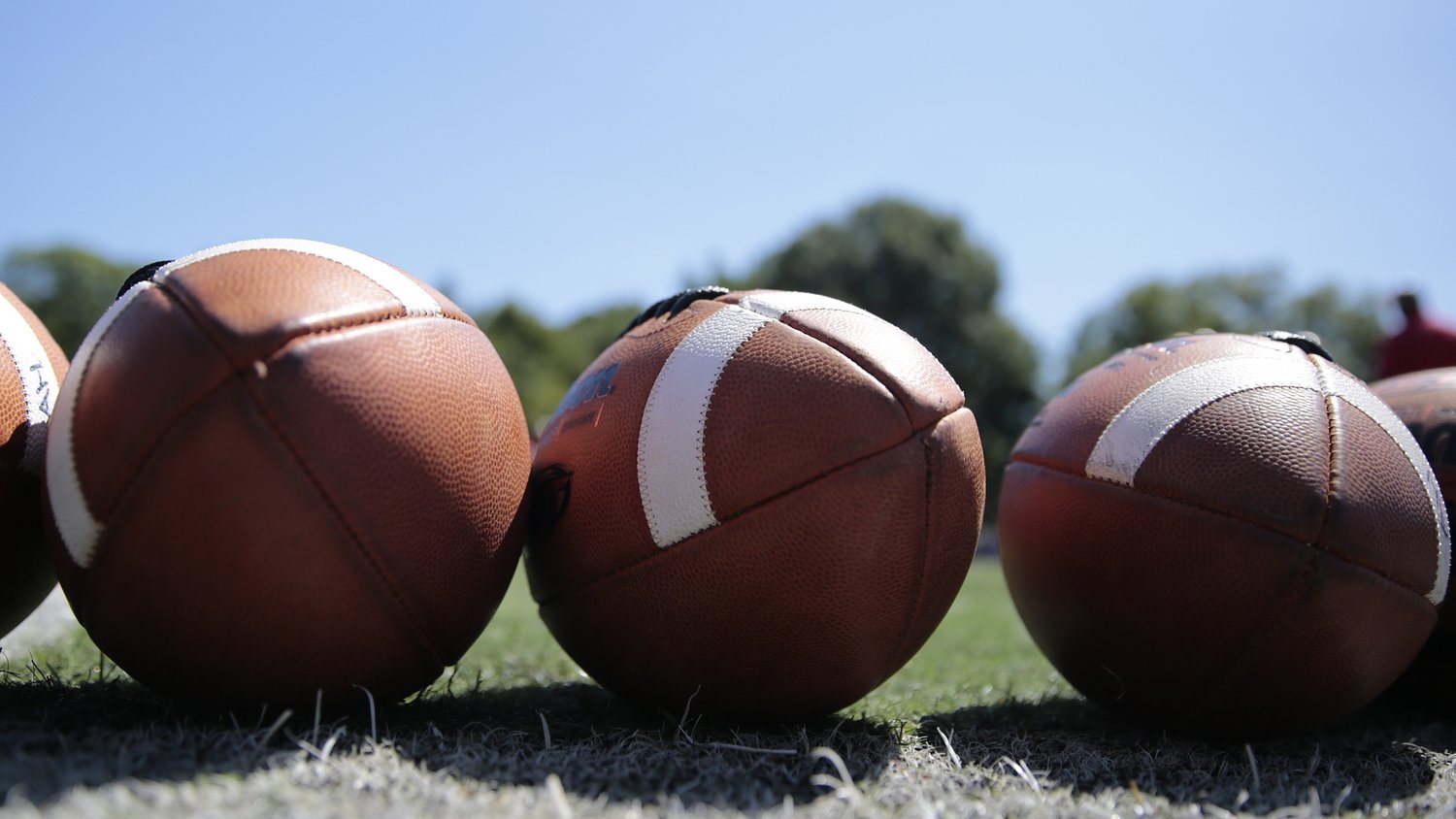 Watchung Hills football continues winning streak against South Brunswick
