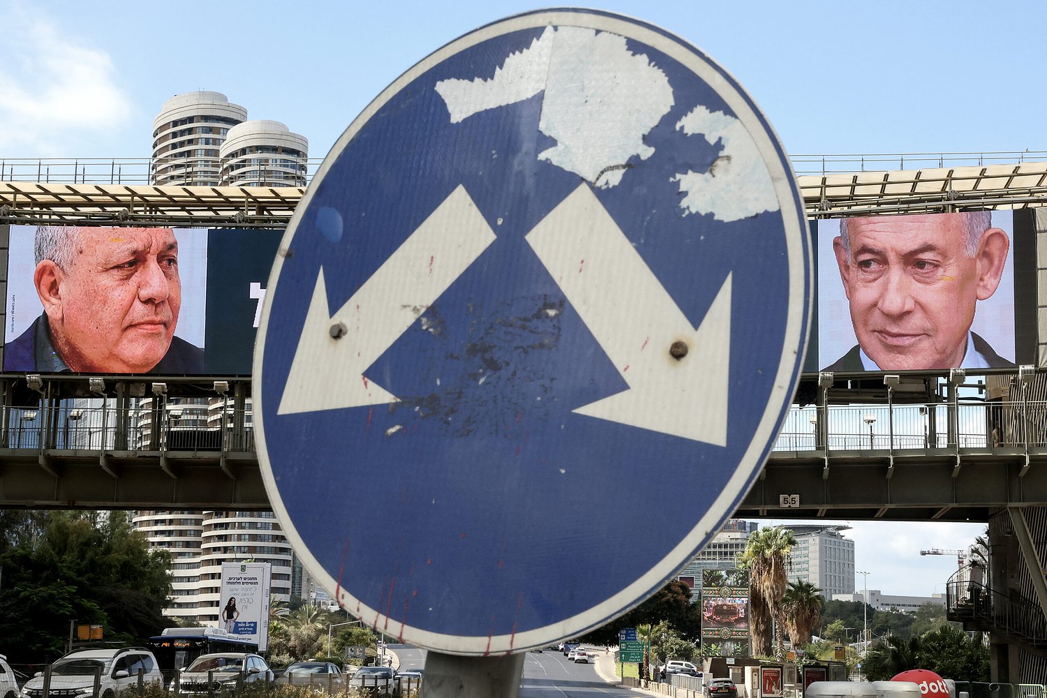 Final Israeli polls point to stalemate ahead of Tuesday's election
