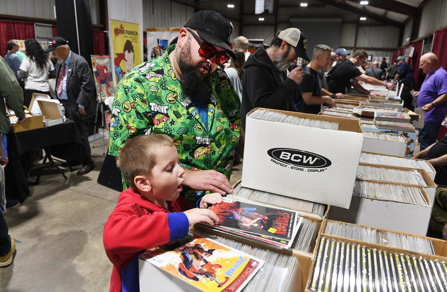 PHOTOS: Marveling over comics
