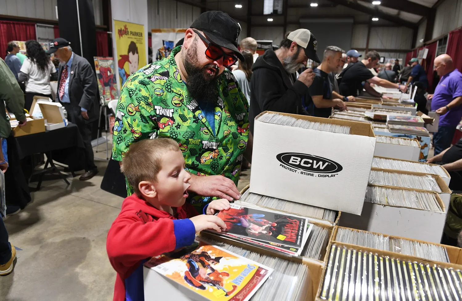 PHOTOS: Marveling over comics