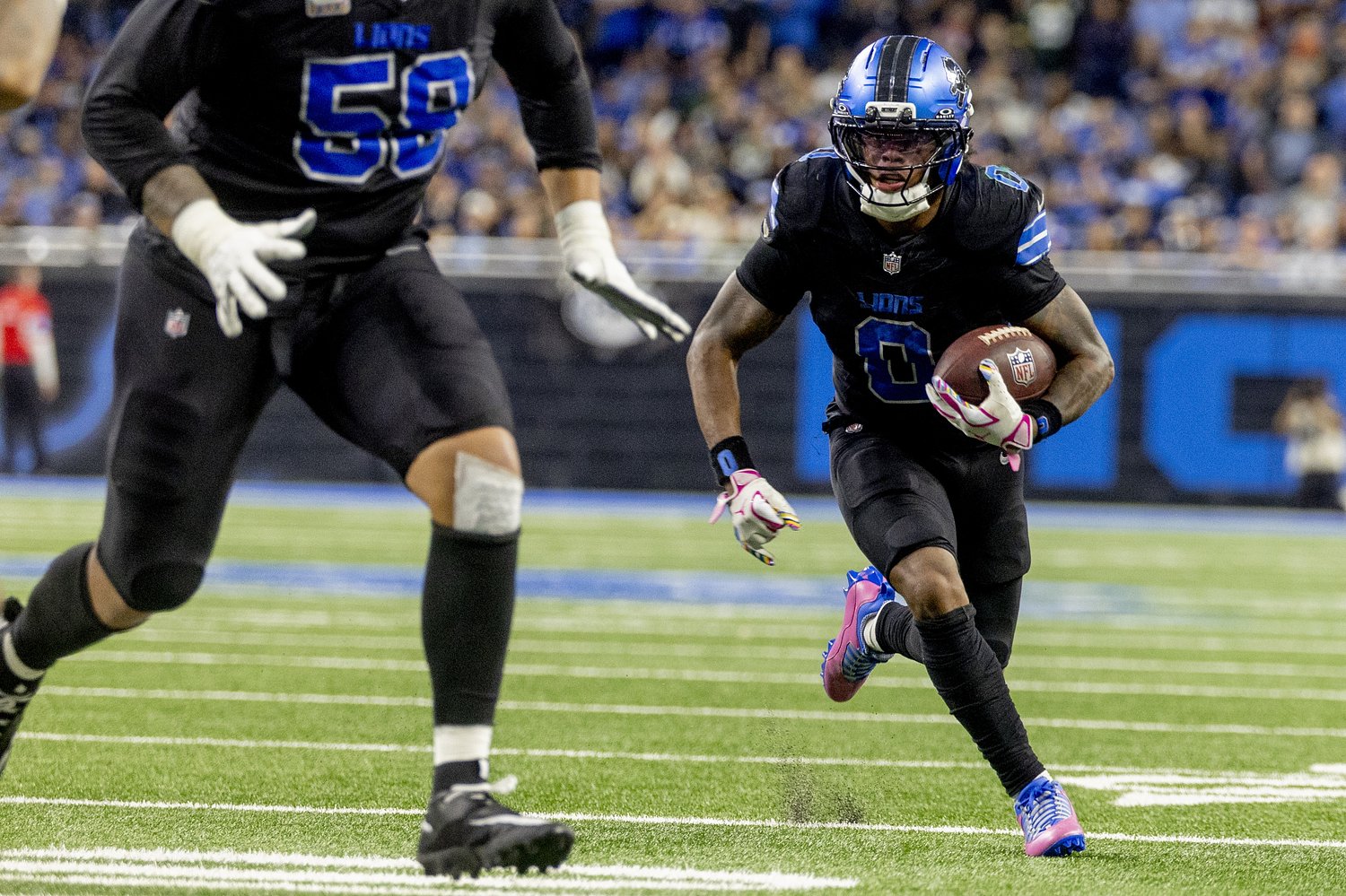 Lions RB dealing with shoulder issue in lengthy first injury report of week