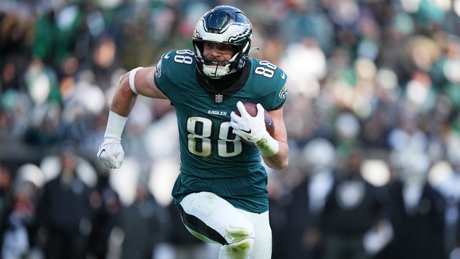 This Eagles veteran could have left in free agency. Why his return is so important