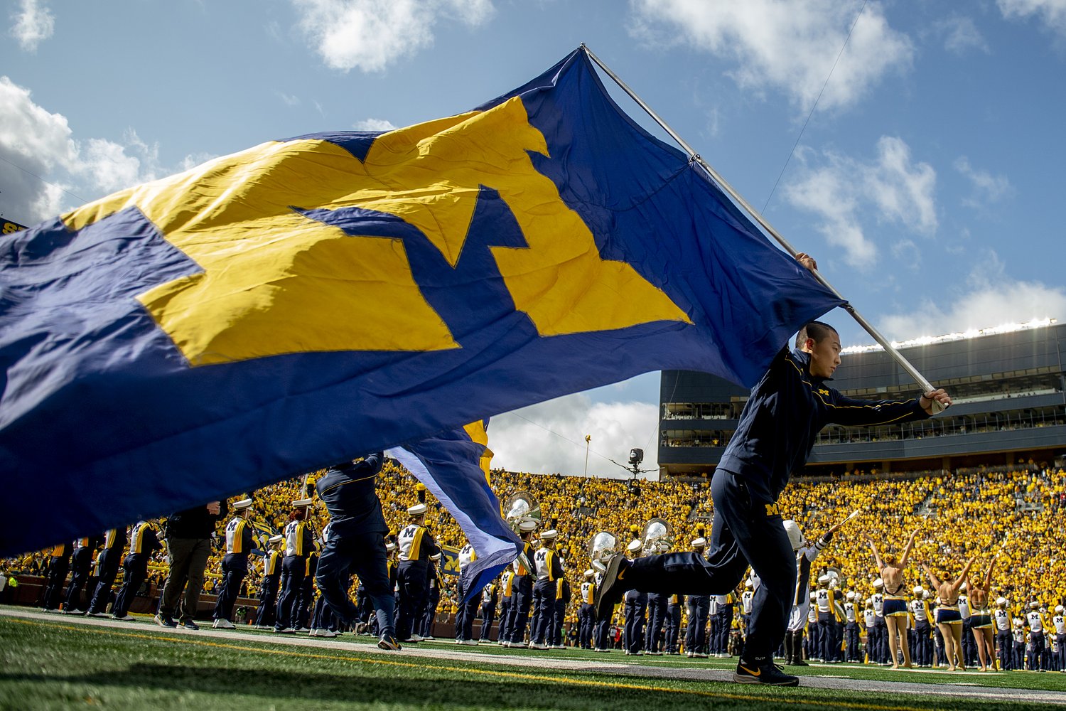 Michigan football secures commitment from 4-star West Coast OL