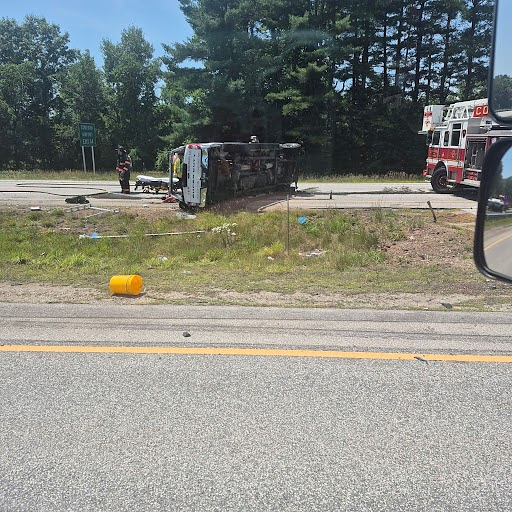 Multi-vehicle crash halts traffic on I-93 South in Concord