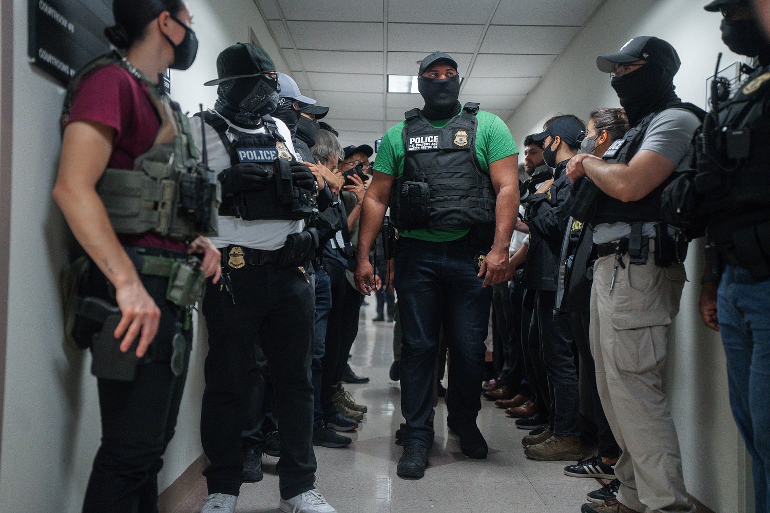 Trump Justice Department challenges Portland mask ban for officers