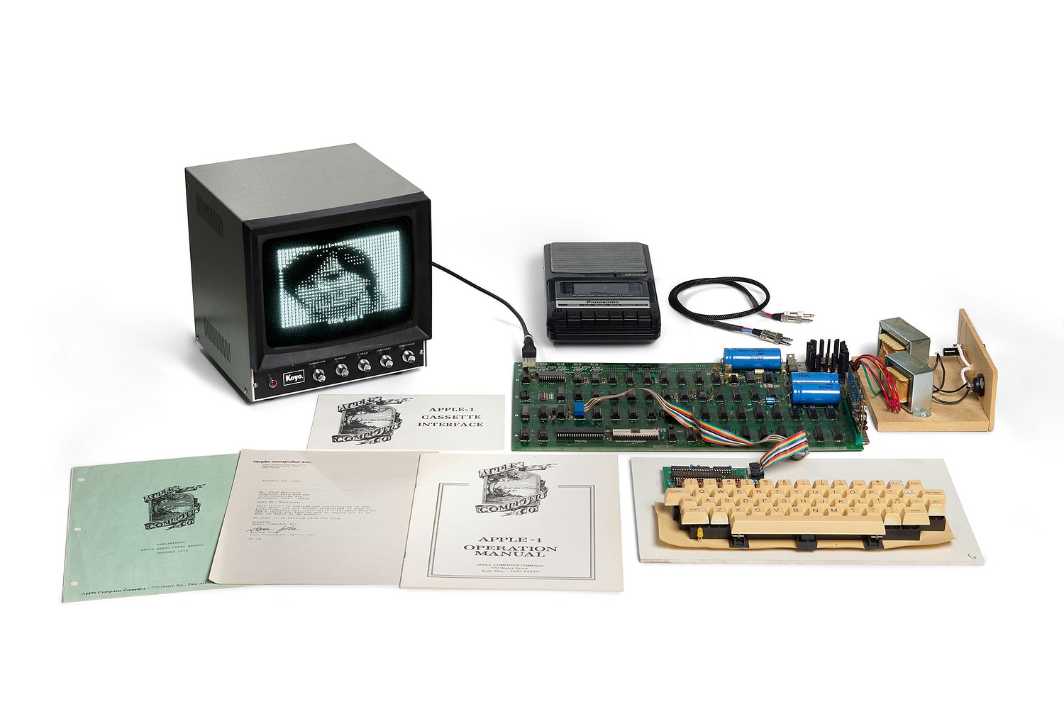 Rare computer signed by Steve Wozniak, with Steve Jobs letter, sells for $1.15M