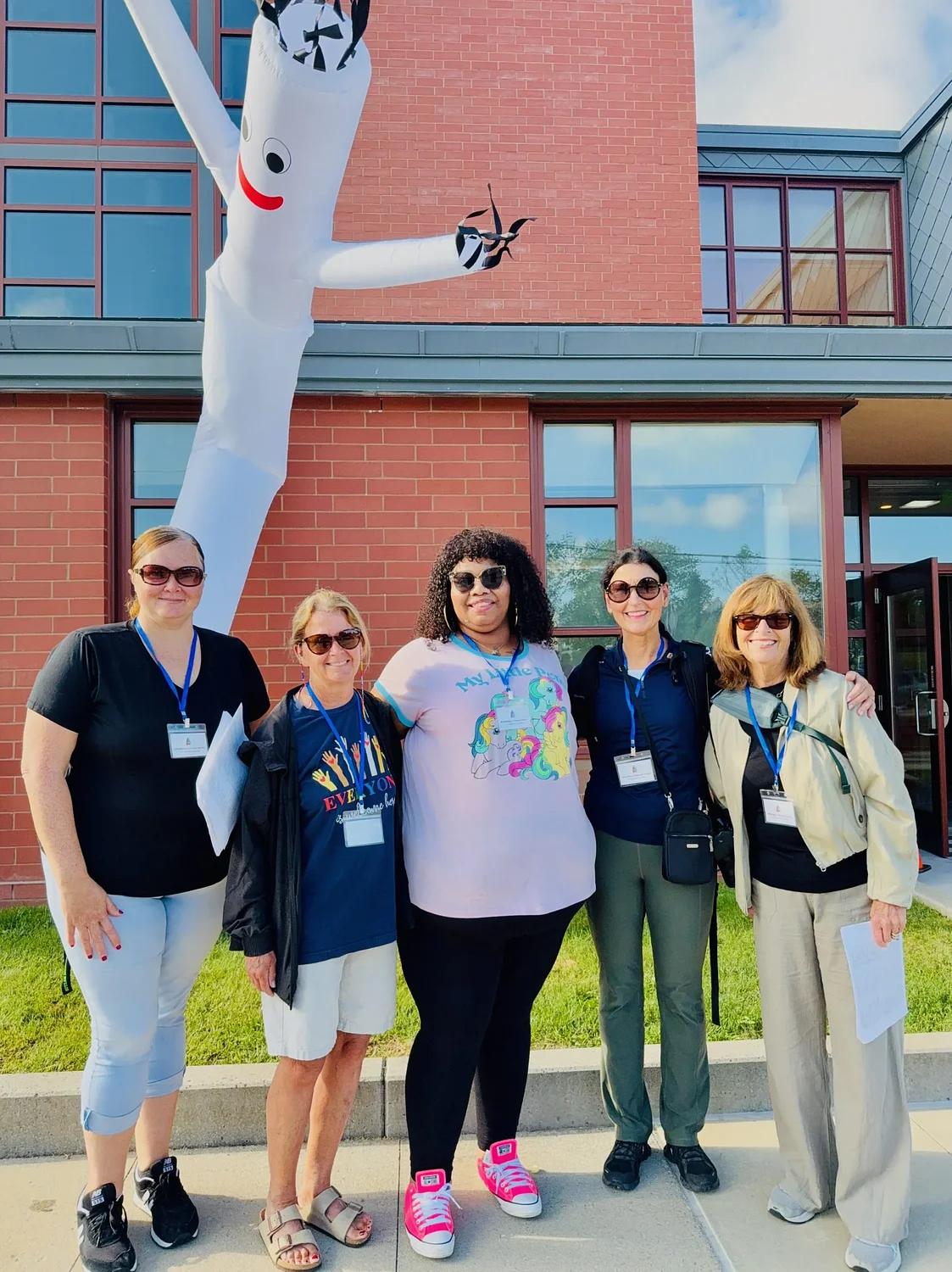 RENEWport volunteers welcome Pell Elementary students on first day