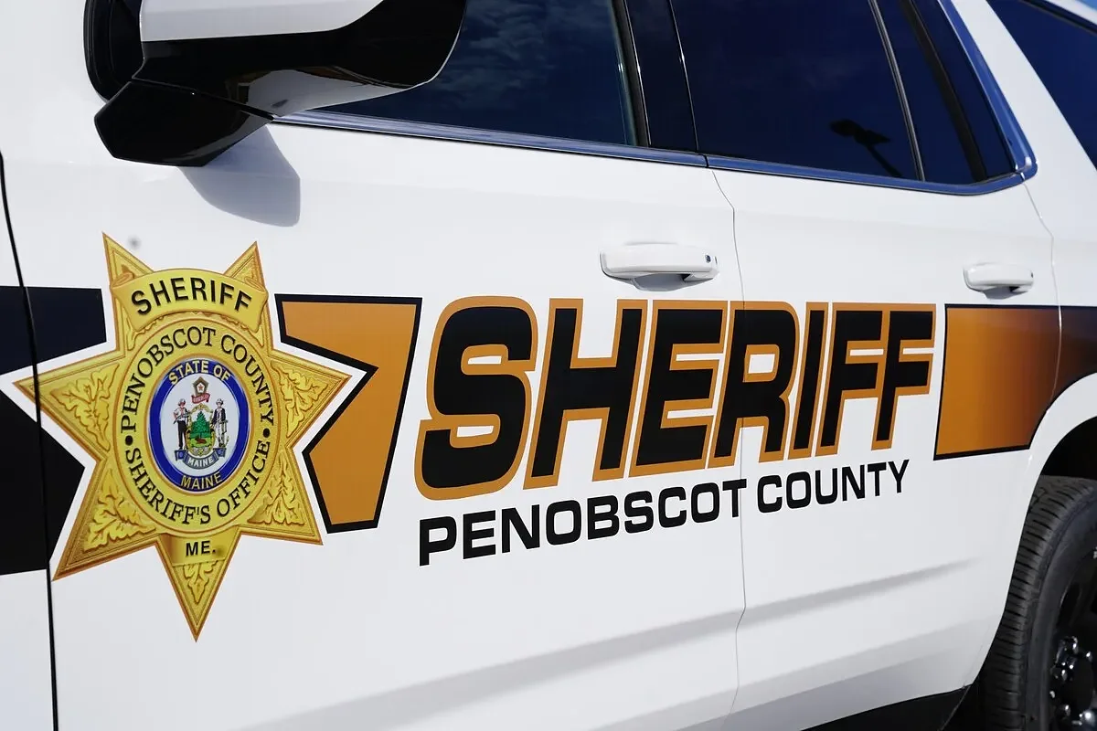 Bangor driver dies after crashing into tree in Levant