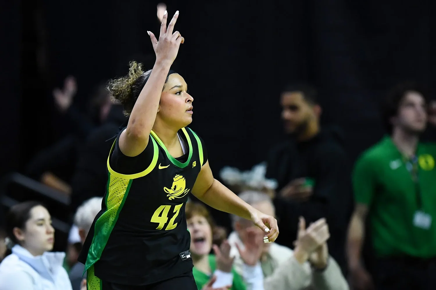 Cain answers the call as Oregon knocks off Maryland in Big Ten Tournament