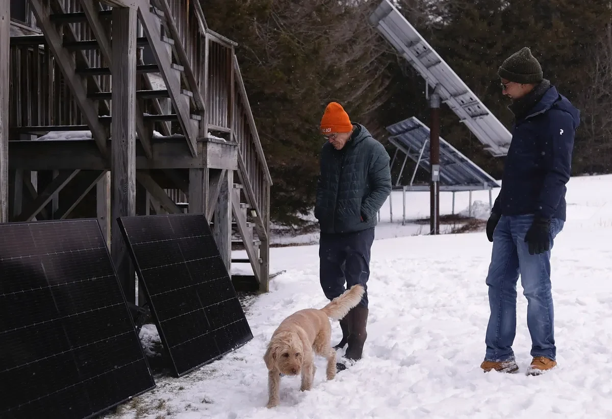 Plug-in solar can reduce Maine utility bills