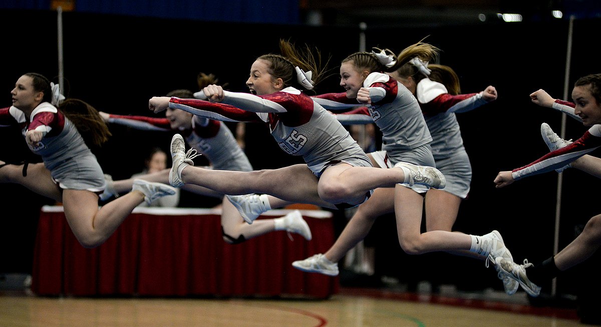 Ellsworth and other dominant cheering squads return to state championship this weekend 