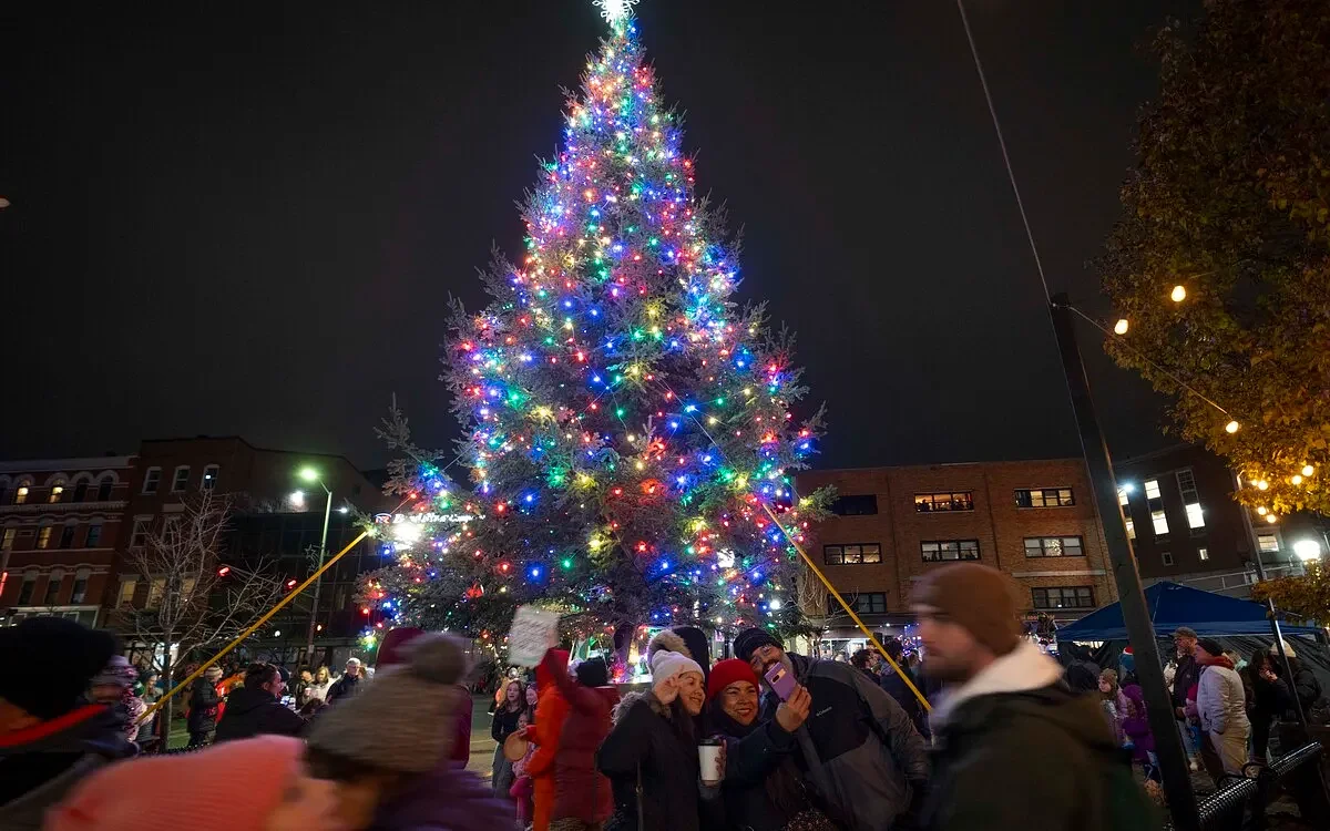 Bangor’s holiday tree arrives Thursday