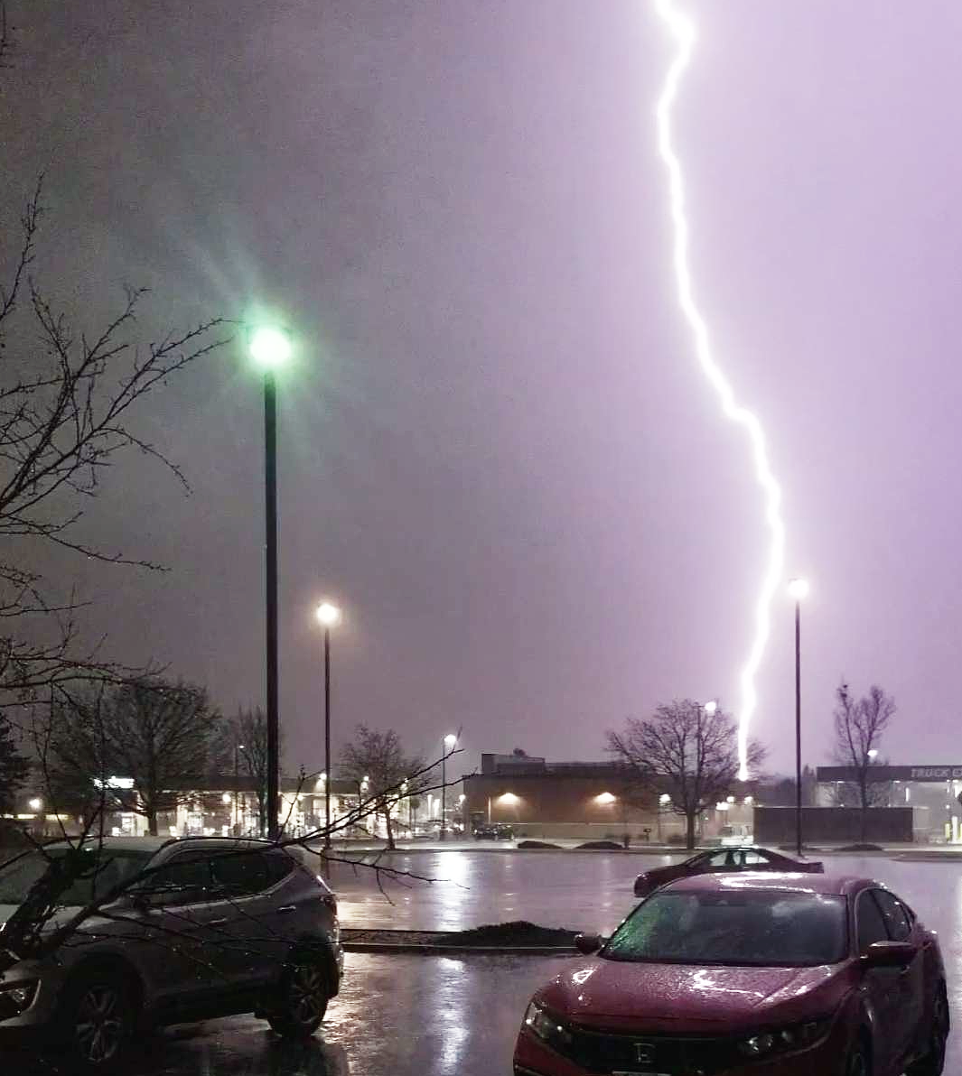 Severe thunderstorm warning issued for eastern McHenry County