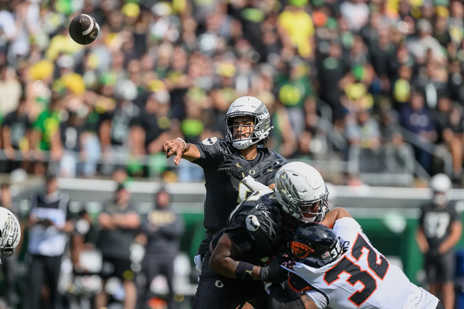 Oregon’s riches on full display as Ducks breeze past Oregon State
