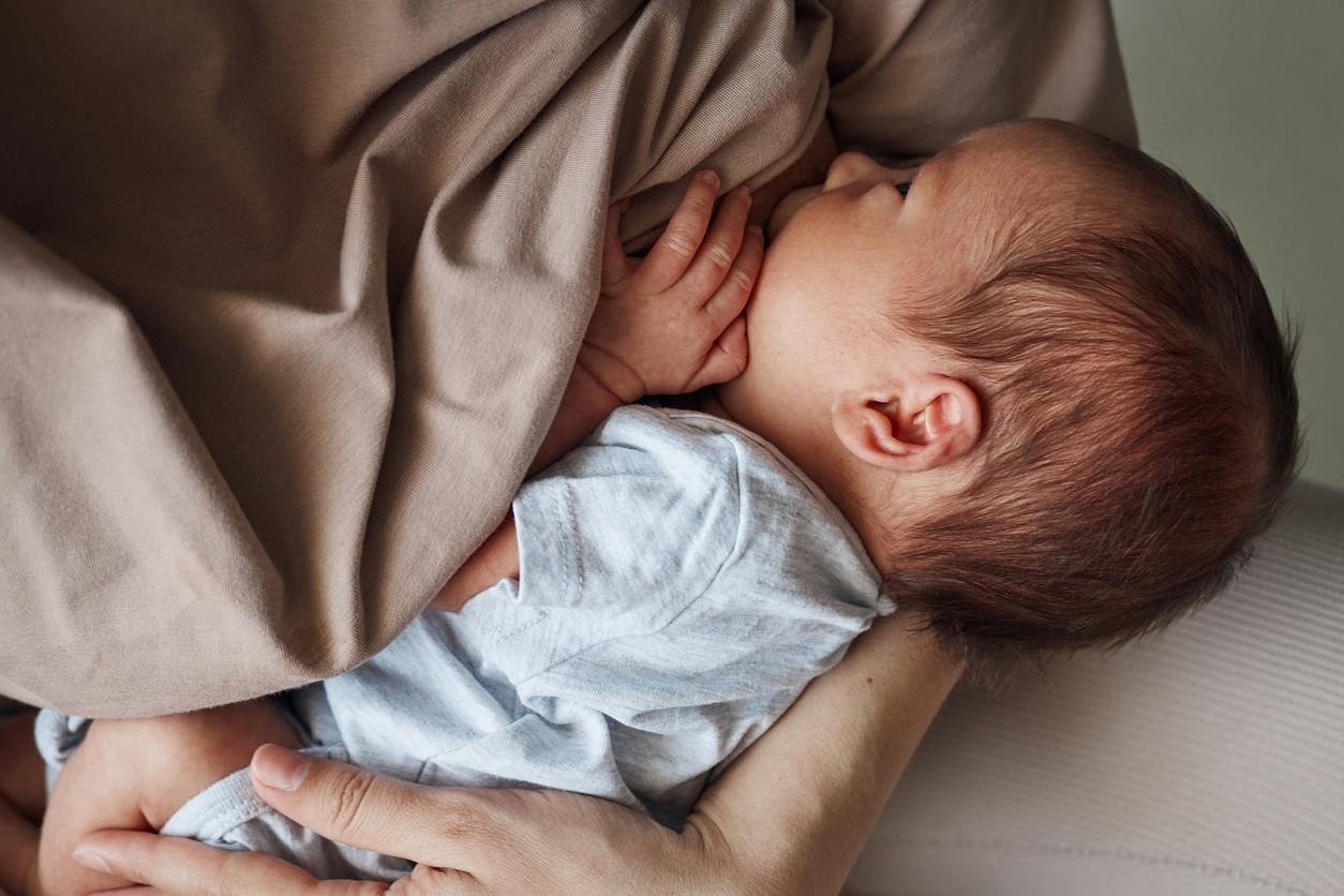 Hormone-disrupting chemicals contaminate breast milk, global review shows; scientists say breastfeeding is still best