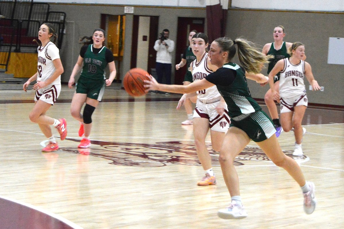 Old Town girls basketball holds Bangor to 22 points in impressive win