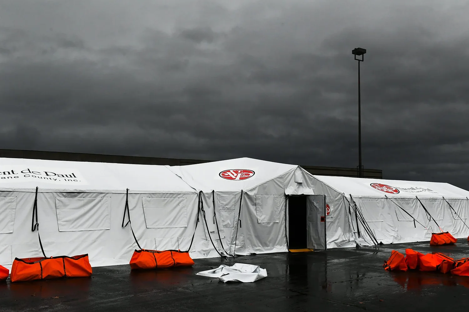 Amid a string of freezing nights, Egan Warming Centers seek additional volunteers 