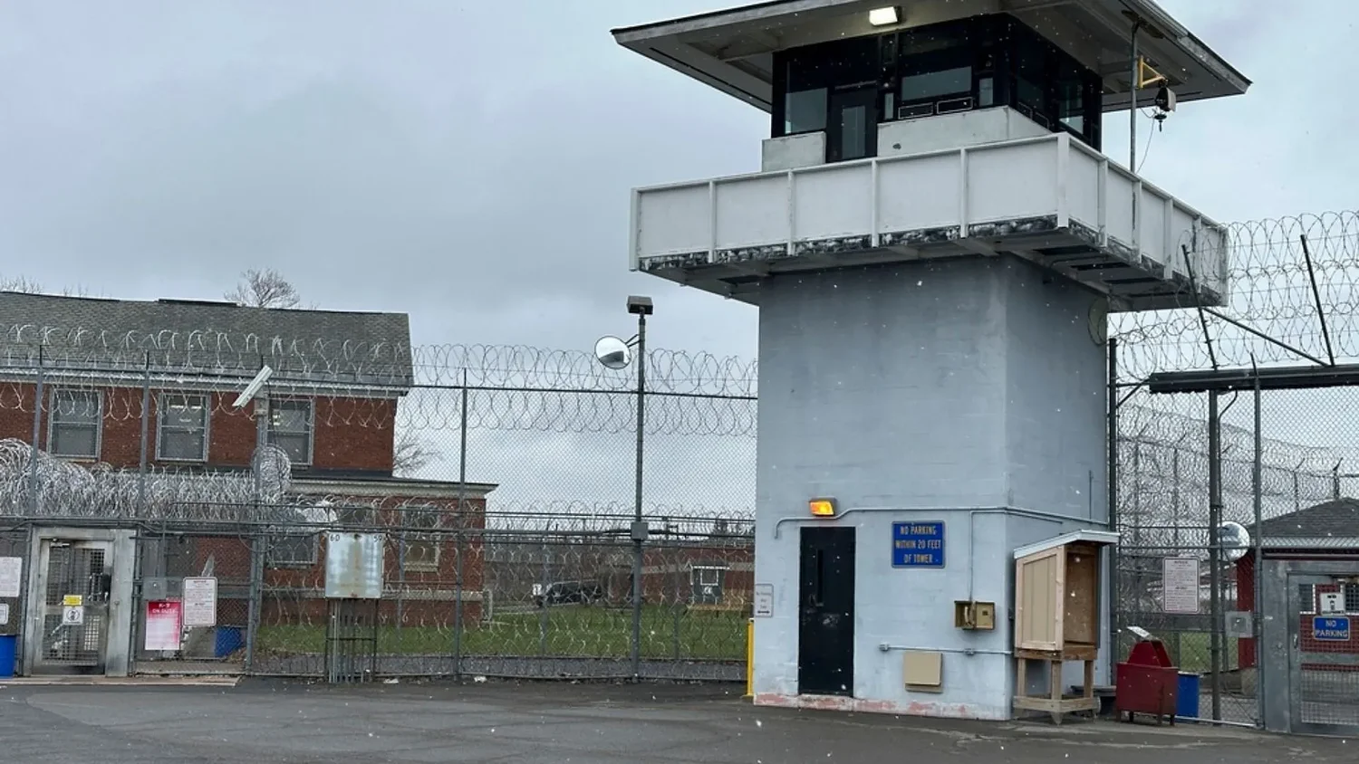 NY prison guards beat an inmate to death then tried to cover it up, prosecutors say