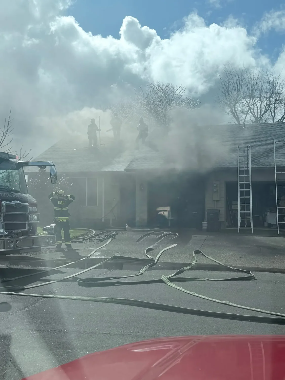 Eugene duplex fire sends one to hospital with serious injury