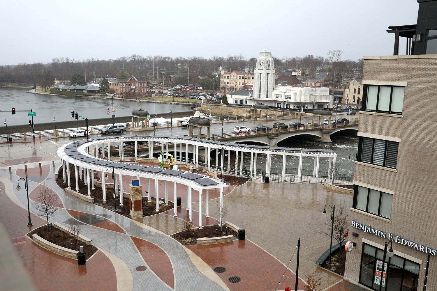 St. Charles’ new $6.4M downtown plaza, Kautz Road awarded for excellence