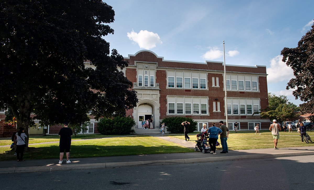 No other Bangor schools at risk of closing over asbestos, department says