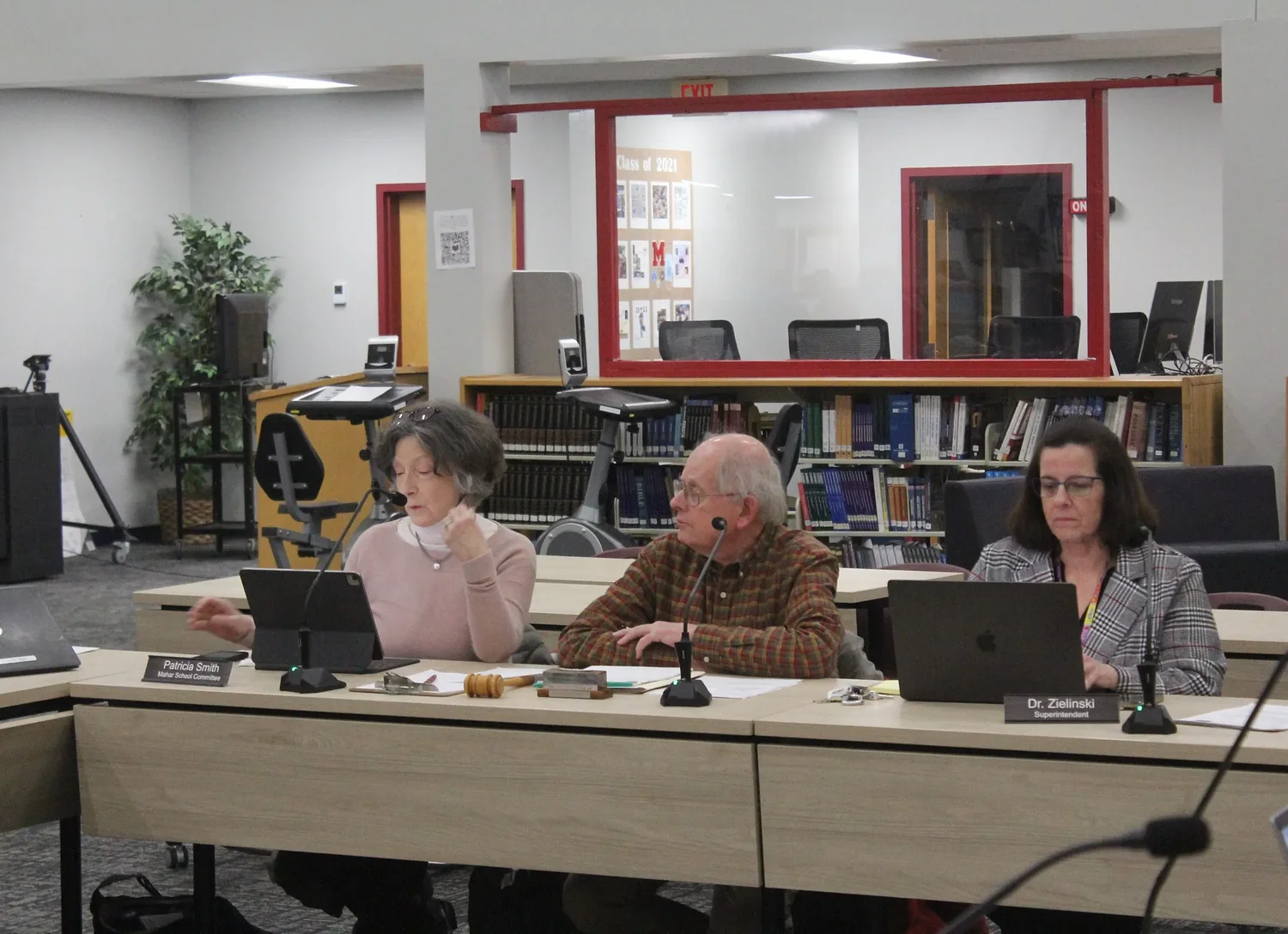 Mahar finance director details proposed school budget