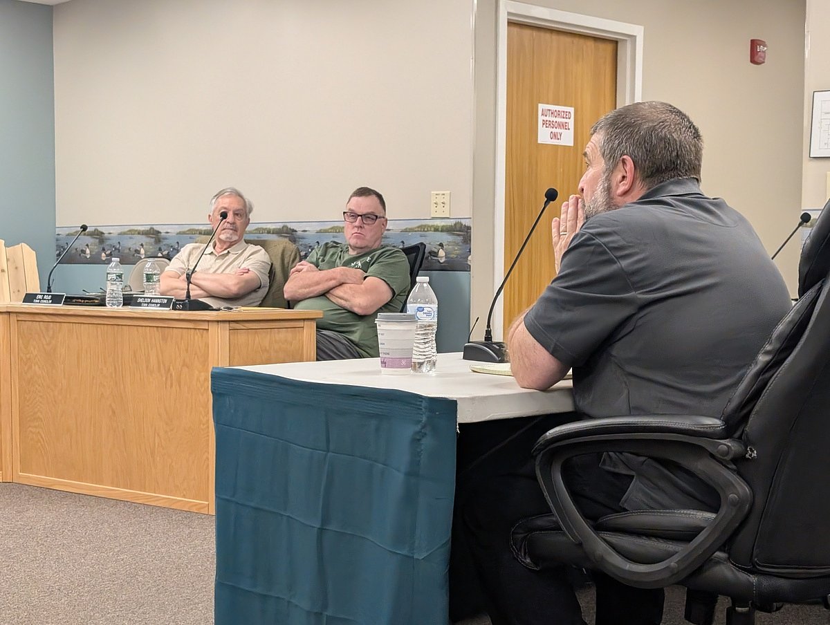 The raw political battle for control of a Maine mill town