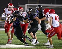 Downers Grove North, on Kevin Jay’s late TD to Will Vala, edges Hinsdale Central