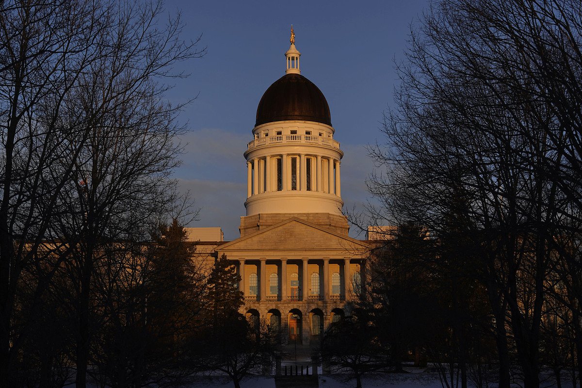 Maine lawmakers approve emergency funding for public defender system