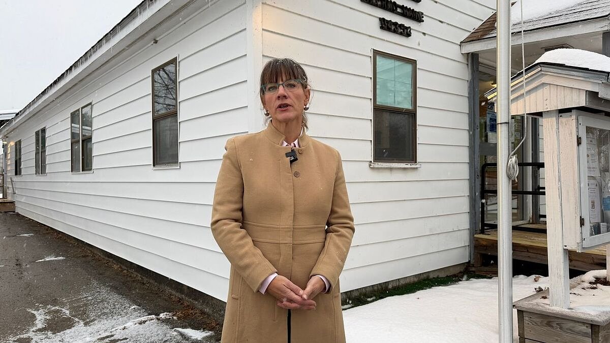 Hundreds in rural Maine frustrated with mail delivery