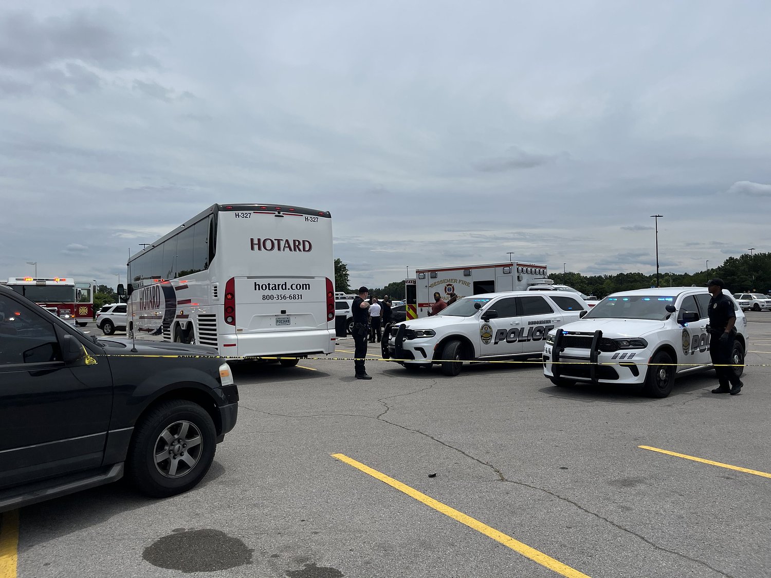 1 killed, 2 injured in stabbing on bus full of security guards in Bessemer Walmart parking lot