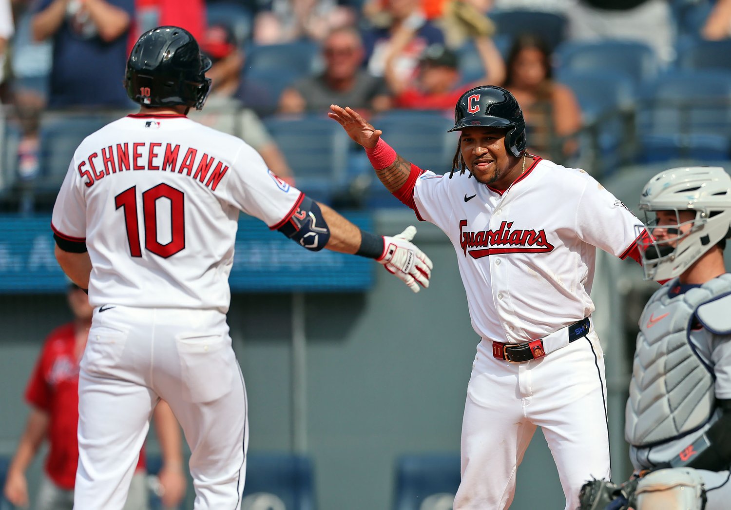 Guardians’ Jose Ramirez fractures hamate bone in left hand in win over Tigers