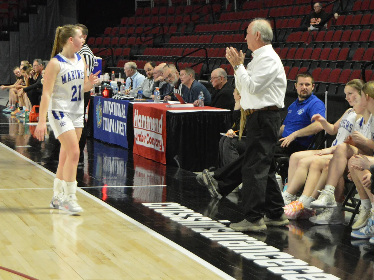 Coastal Maine basketball team features 3 generations from the same family
