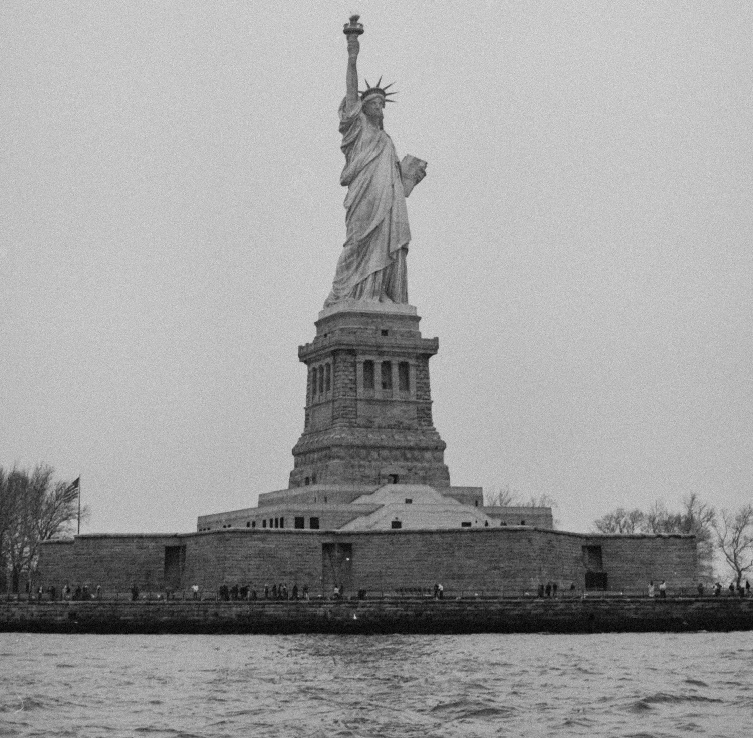 Opinion: ‘Leave Now.’ Deportation emails, the delayed military report, and the dangerous rise of executive power