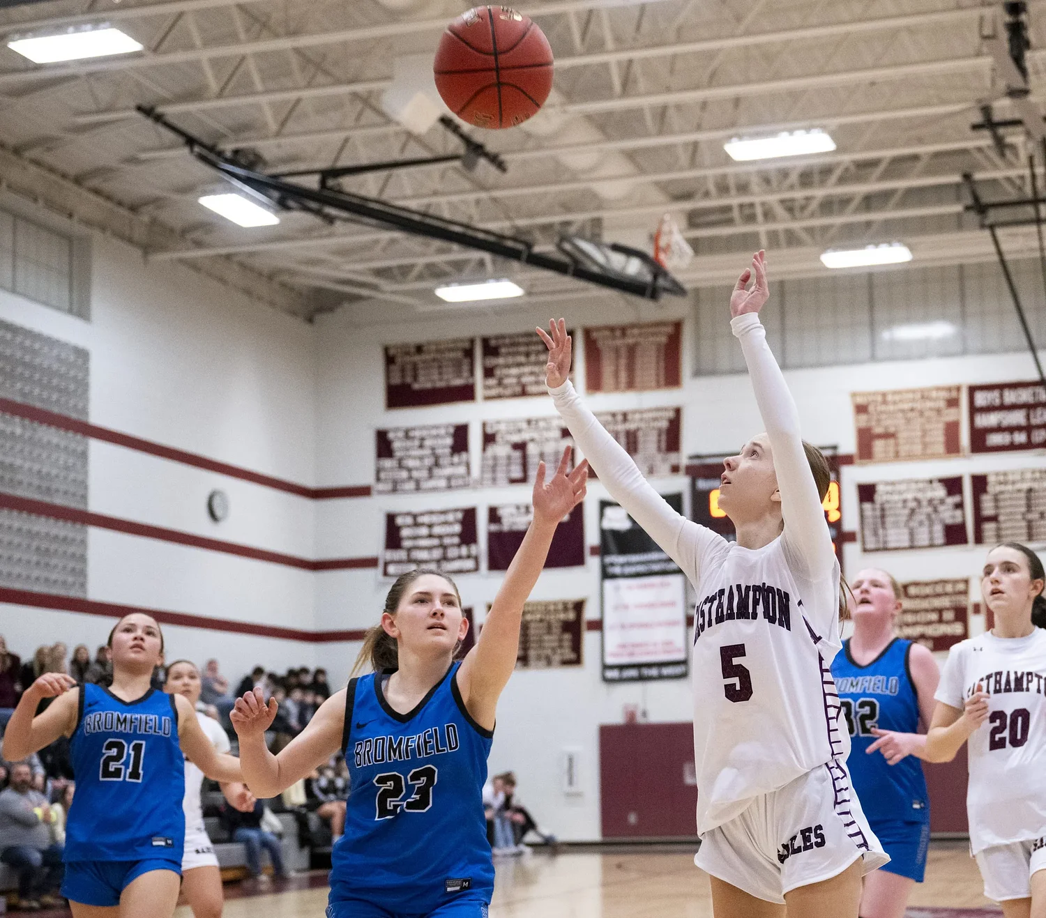 MIAA basketball: Samone Young scores 29, leads Easthampton girls past Bromfield in D4 prelims