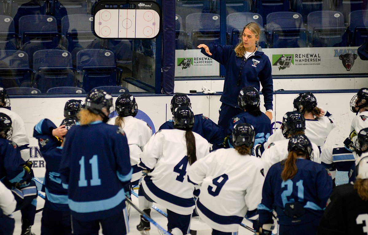 6th-ranked UConn women’s ice hockey cruises past UMaine in Hockey East playoffs