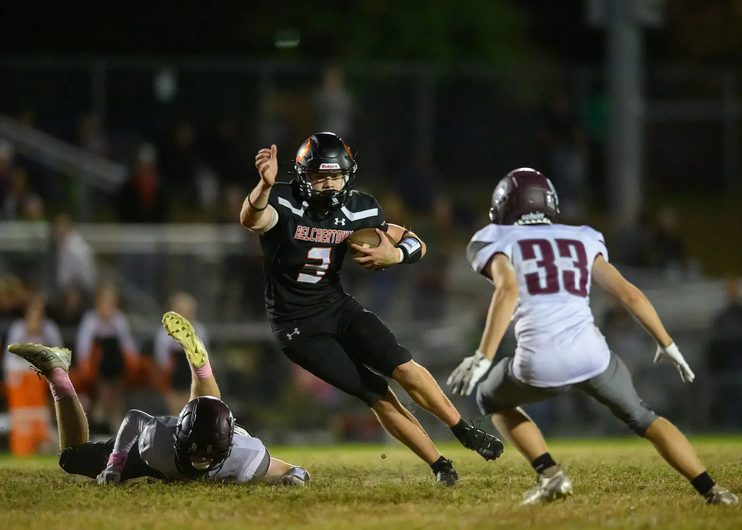 Belchertown football stays undefeated with 18-12 win over Monument