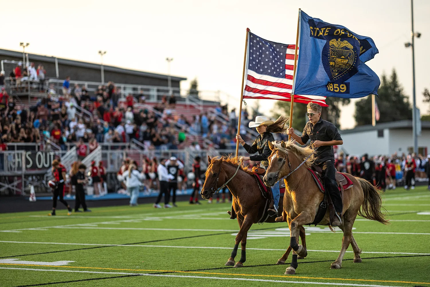 Friday night football roundup: Willamette, Cottage Grove, Oakridge, Crow post wins