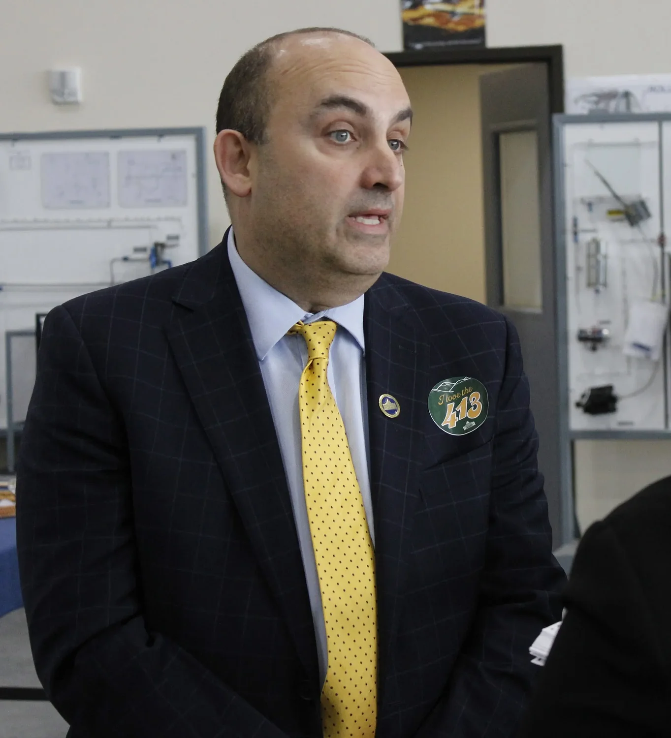 Setting an example: State education secretary tours Franklin Tech aviation program