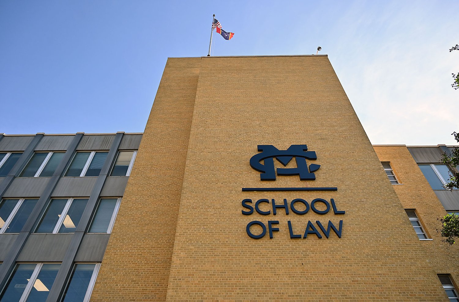 Mississippi law school is the first in the Southeast to require AI education