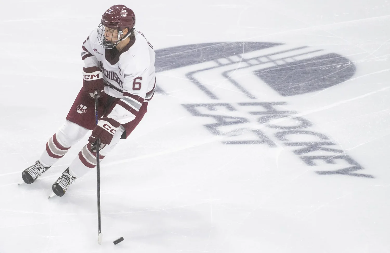 UMass hockey team crumbles late, falls to Providence 5-1 to split series