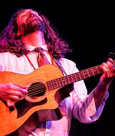 DubHub hosts Coffee House & Open Mic with Chris Baron as featured performer