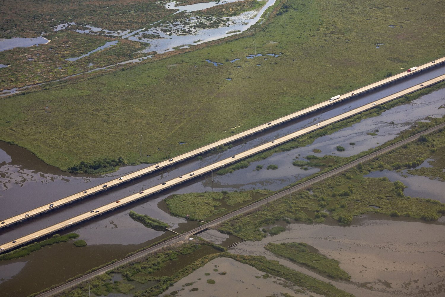 Evacuating can be hard and dangerous. Could Louisiana build temporary travel lanes for relief?