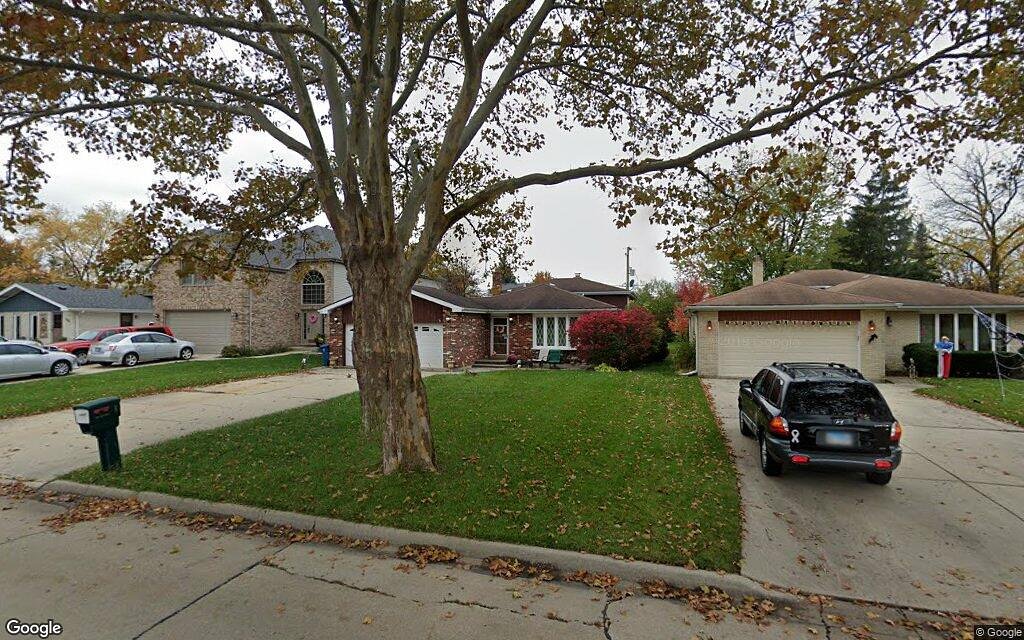 Elmhurst: Single-family home goes for $815,000