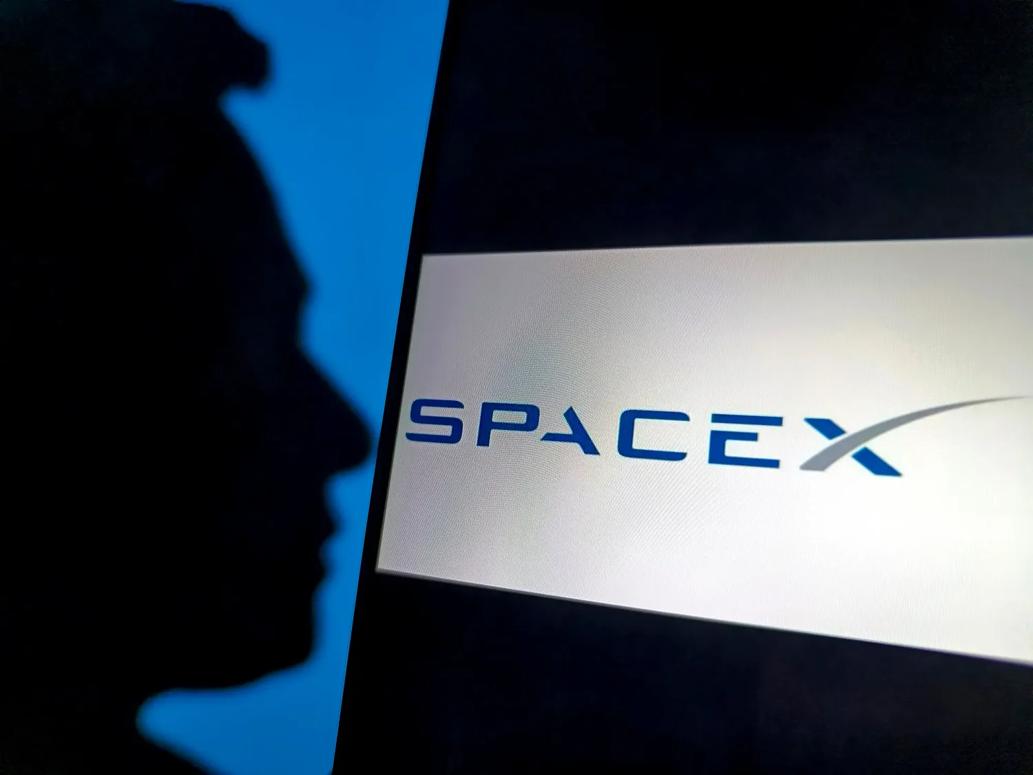 Elon Musk’s Plan to Make You Invest in SpaceX