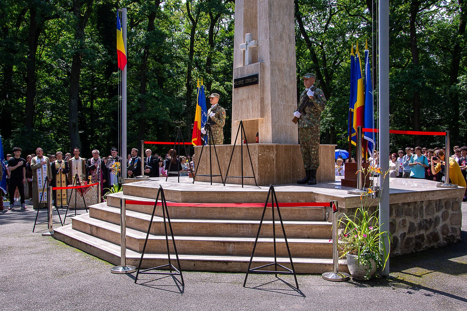 Ceremonie militară la Sibiu, de Ziua Armatei României: coroane de flori la Monumentul Eroilor