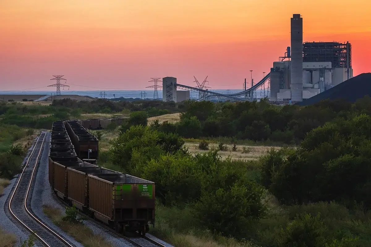 A malfunction has shuttered Riesel's coal plant for two years. A rural ISD could pay the price